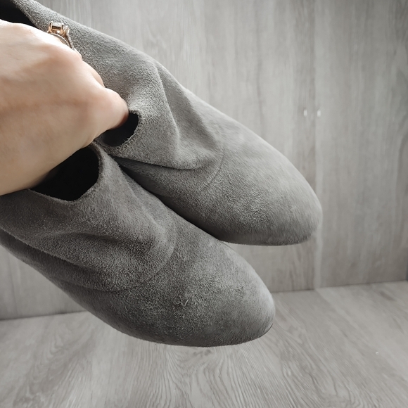 Cole Haan Josephine Suede Ankle Bootie Ironstone Taupe Gray Wooden Heel 9.5 - Picture 7 of 11